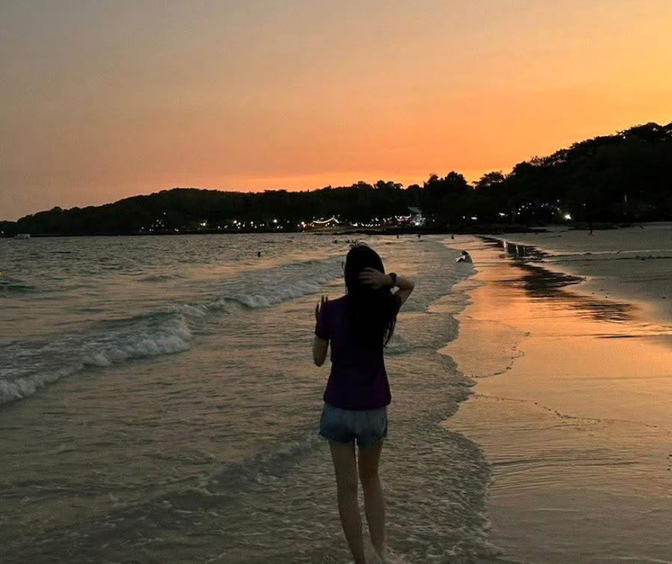 方舒妍 Chloe Fong